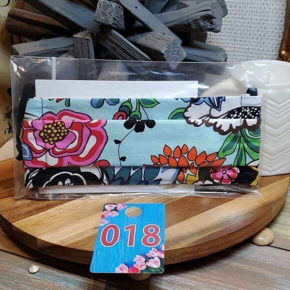 #18 Mint BoHo Floral Adult Face Mask - Picture 1 of 1